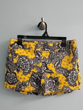 Like New ✨ Express Yellow With Black& White Floral Print Shorts Size 6